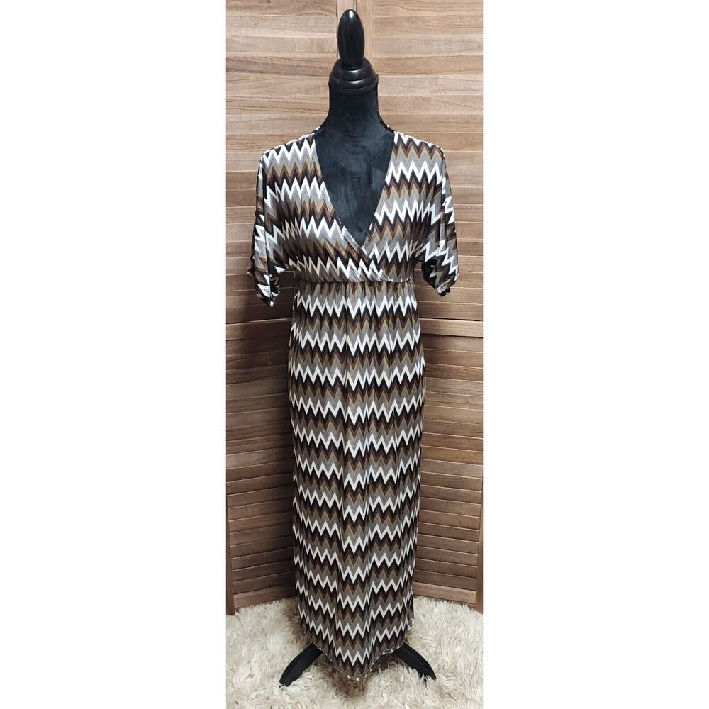 Jonathan Martin Size Medium Women's Black Chevron Bell Sleeve Stretch Maxi Dress
